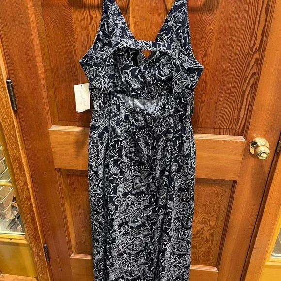 Universal Thread Black and White Floral Maxi Dress - Picture 3 of 5